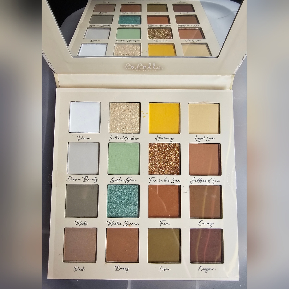Be Bella Cosmetics Daisy Daze Eye Shadow Pallet